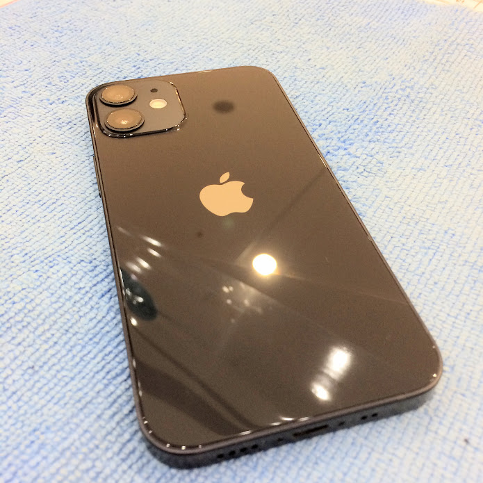 ガラスコーティングで背面の保護も Iphone12miniのガラスコーティング Iphone修理 岡山 スマートクール イオンモール倉敷店 イオンモール岡山店 イオンモール津山店